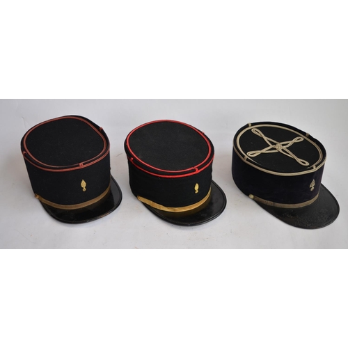 458 - 6 French military peaked caps including 2 Foreign Legion.