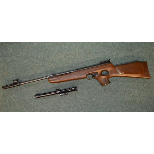 643 - BSA Buccaneer .22 break barrel air rifle with BSA 4x20 scope, some pallets and targets with a wooden... 