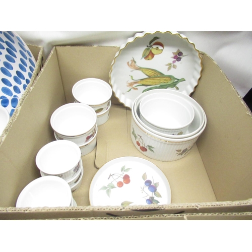 107 - Royal Worcester ware - Evesham souffle dishes, other Royal Worcester oven to tableware including Roy... 