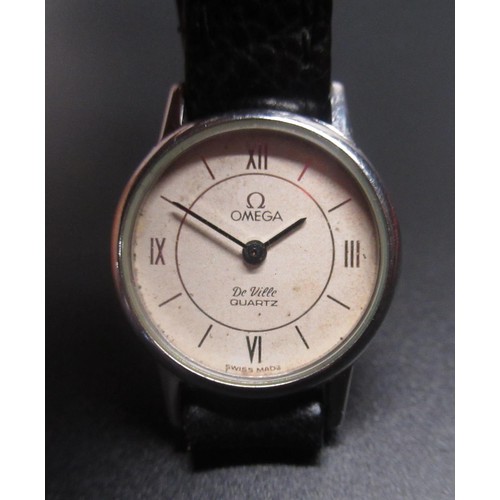 89 - Ladies Omega De Ville quartz wristwatch, signed champagne coloured Roman dial with stick hours, stai... 