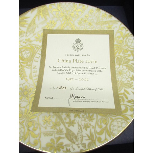 252 - Royal Worcester Queen Elizabeth II Golden Jubilee 1952 - 2002 commemorative ware - rectangular tray ... 