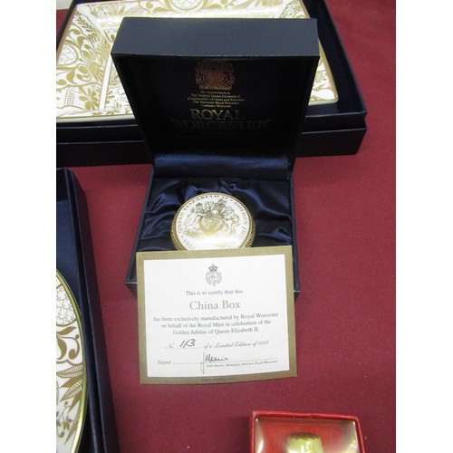 252 - Royal Worcester Queen Elizabeth II Golden Jubilee 1952 - 2002 commemorative ware - rectangular tray ... 