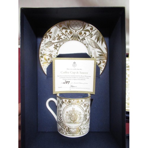 252 - Royal Worcester Queen Elizabeth II Golden Jubilee 1952 - 2002 commemorative ware - rectangular tray ... 