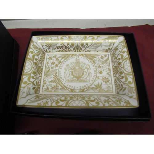 252 - Royal Worcester Queen Elizabeth II Golden Jubilee 1952 - 2002 commemorative ware - rectangular tray ... 