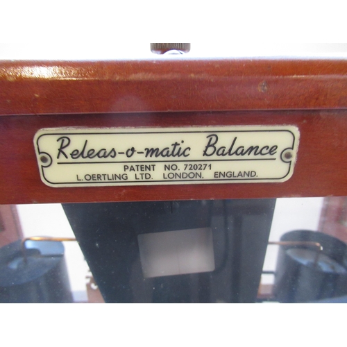 175 - Set of C20th L.Obertling Release-o-matic Balance scales in mahogany case, W43cm D24cm H50cm and a me... 