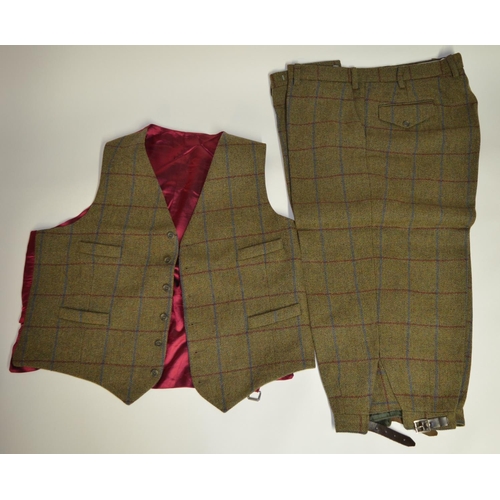 32 - John Brocklehurst tweed jacket, waistcoat and breeks. No size but is large.