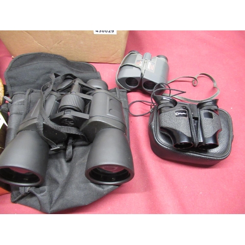 352 - Cosmos 6x30 binoculars no.6954, collection of other modern binoculars