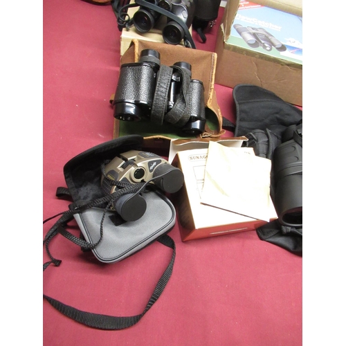 352 - Cosmos 6x30 binoculars no.6954, collection of other modern binoculars