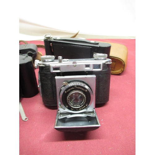 380 - Ensign no.3 carbine folding camera with F8.5 lens, Kodak vest pocket folding camera, Kodak SIX20 Jr ... 