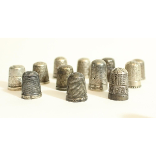 525 - Collection of various thimbles incl. eleven Charles Horner and other silver thimbles, Chinese Zodiac... 