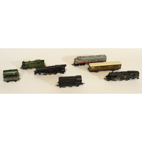 545 - Box of used and played 00 gauge locomotives, rolling stock and models together with a Meccano kit se... 