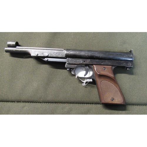 132 - Record pistol LP1 .177 break barrel air pistol (1967-80)