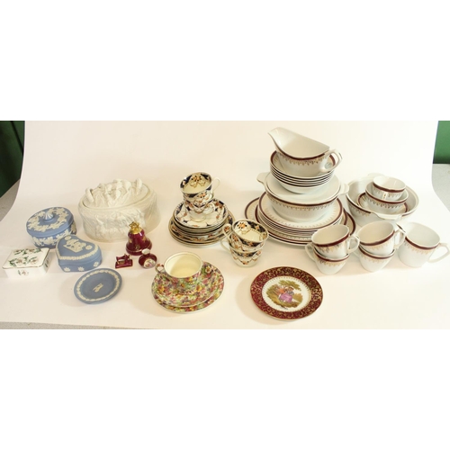 590 - Collection of ceramics to inc. Portmeirion game dish, James Kent Chintz trio, Wedgwood Jasperware et... 