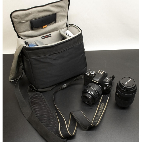 430 - Olympus E400 digital camera with Olympus Zuiko Digital 17, 5-45MM 1:3,5-5,6 lens and gadget bag cont... 