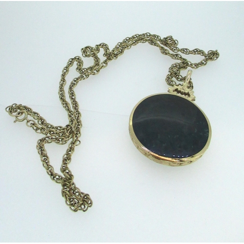 46 - 9ct yellow gold double sided pendant set with bloodstone and moss agate, stamped 375, D3.7cm, on a 9... 