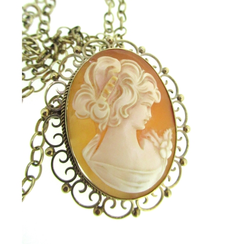 50 - Cameo pendant on 9ct yellow gold mount, stamped 375, on 9ct yellow gold chain, stamped 375, 59cm, 19... 