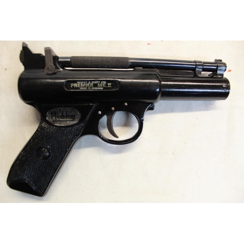 485 - Boxed Webley premier over lever .22 air pistol SN:229 2.2lb/ft