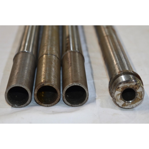 447 - 4 steel gun barrels, 1 with screw thread. Length 3x71cm, 1x66cm.