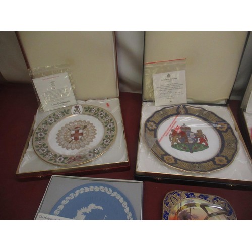 23 - Spode Mulberry Hall Ltd.ed Collectors plates: 1981 Royal Wedding, 1990 Queen Mothers Plate, 1986 Duk... 