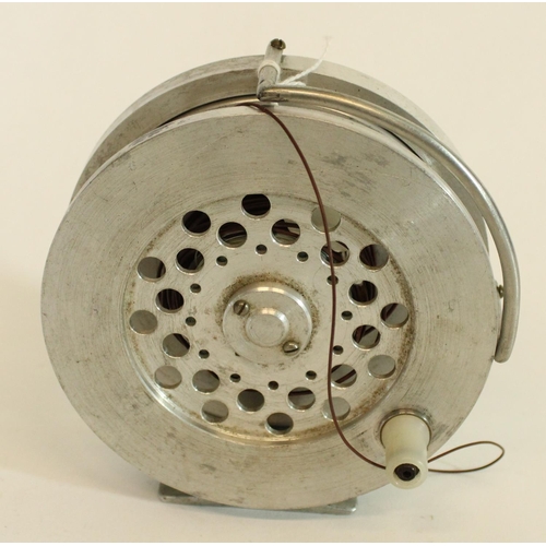 642 - Vintage aluminium sea or large salmon reel, dia 13cm