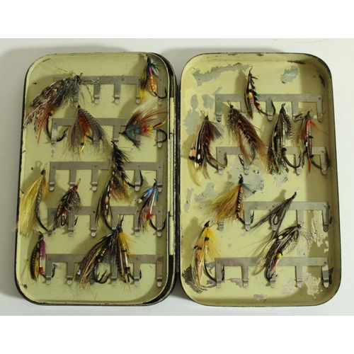 672 - Vintage Mallochs Patent japanned fly tin containing good collection of salmon flies