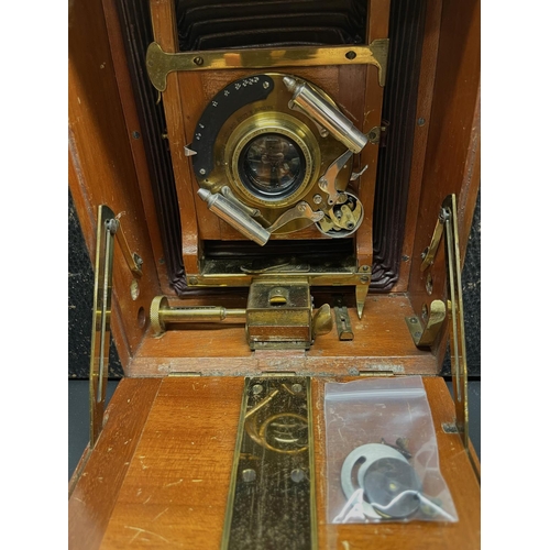 1055 - Vintage Kodak bellows type camera, with C.P. Goerz Berlin F180 m/m lens No.65371, black body with da... 