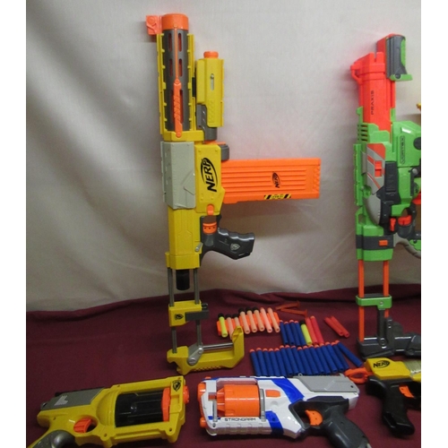 1110 - 13 Nerf Guns with accessories and foam projectiles with 2 toy guns