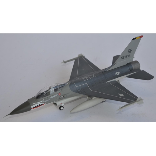 811 - A Franklin Mint 1/48 USAF F-16 die-cast model. No box etc, model dusty but in otherwise excellent co... 