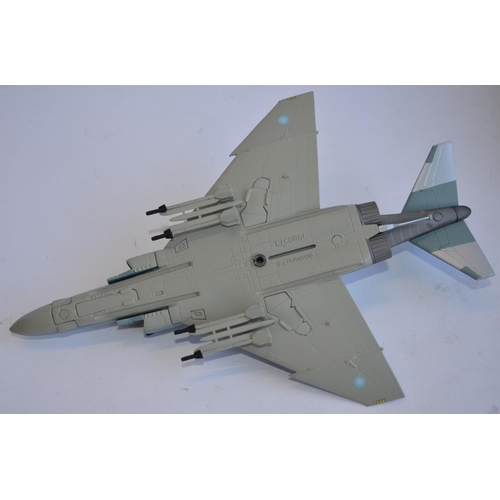 812 - 5 1/72 boxed Corgi die-cast model aircraft and 1 1/144:
AA33604 1/72 Panavia Tornado GR1, 75 Anniver... 