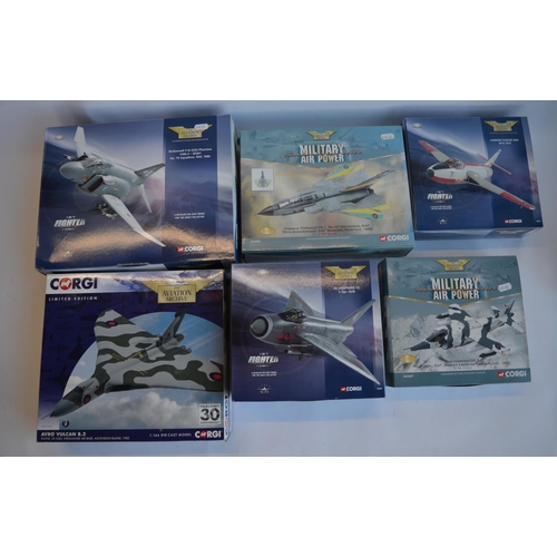 812 - 5 1/72 boxed Corgi die-cast model aircraft and 1 1/144:
AA33604 1/72 Panavia Tornado GR1, 75 Anniver... 