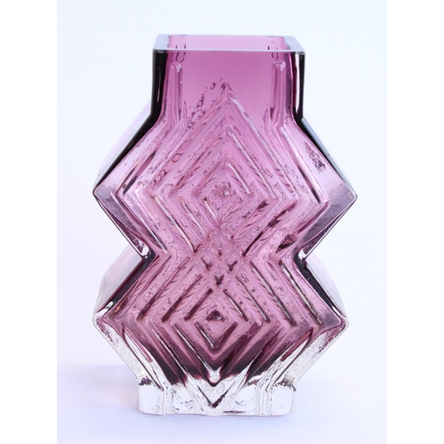 1116 - Whitefriars 'Double Diamond' 9759 textured glass vase in aubergine colourway as designed by Geoffrey... 