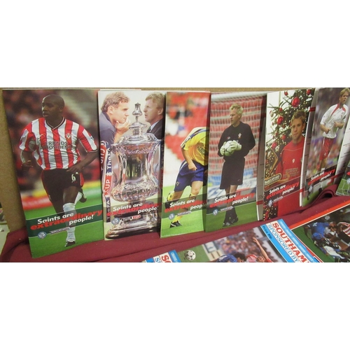 868 - Withdrawn - Southampton FC programmes, 12th Feb.1966 vs Arsenal, 8 from the 1987-88 season, 2 from 1... 