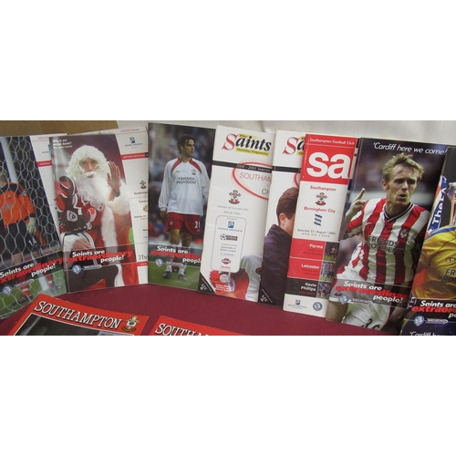 868 - Withdrawn - Southampton FC programmes, 12th Feb.1966 vs Arsenal, 8 from the 1987-88 season, 2 from 1... 