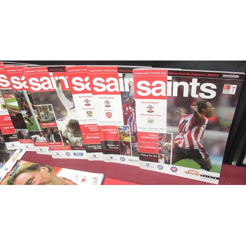 868 - Withdrawn - Southampton FC programmes, 12th Feb.1966 vs Arsenal, 8 from the 1987-88 season, 2 from 1... 