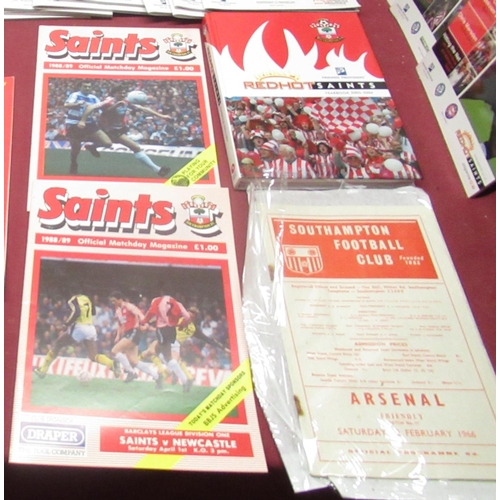 868 - Withdrawn - Southampton FC programmes, 12th Feb.1966 vs Arsenal, 8 from the 1987-88 season, 2 from 1... 