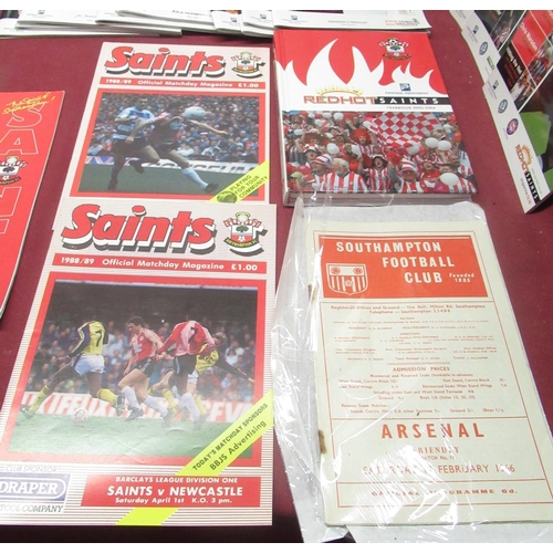 868 - Withdrawn - Southampton FC programmes, 12th Feb.1966 vs Arsenal, 8 from the 1987-88 season, 2 from 1... 