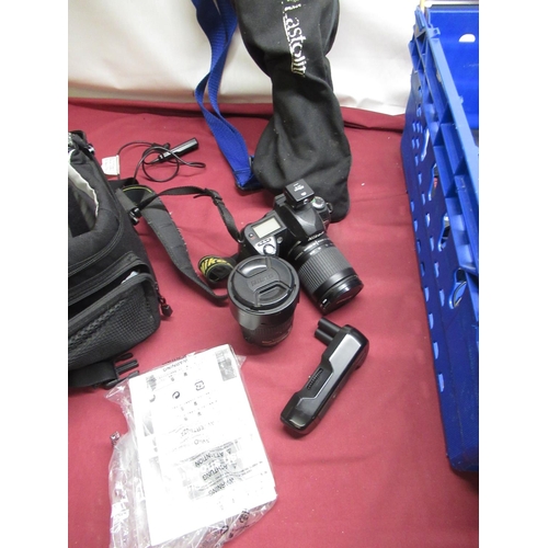 1019 - Nikon D70 Digital SLR (no charger) Nikon 28-100mm zoom, Nikon 18-70mm AFS lens, Nikon SB28 Flash, Ni... 