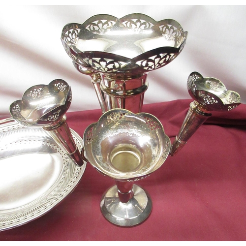 691 - Early 20th century Daniel & Arter EPNS epergne sweet meat dish with swing handle pierced foliate rim... 