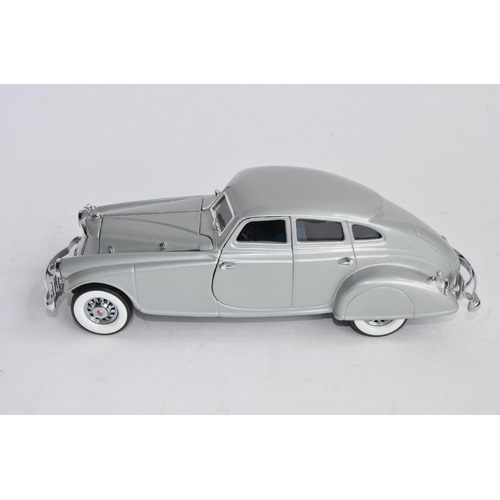 1158 - A boxed Danbury Mint 1/24 1933 Pierce Silver Arrow die-cast model car, no paperwork.