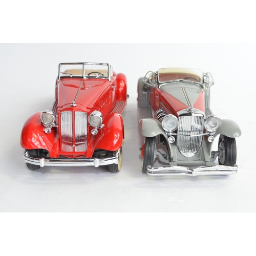 1159 - 2 boxed 1/24 Danbury Mint die-cast model cars:
1934 Packard V12 Le Baron Speedster and a 1935 Duesen... 