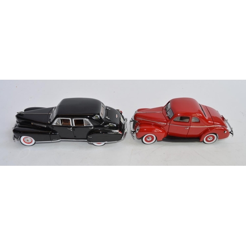 1162 - 2 unboxed 1/24 Danbury Mint die-cast model cars:
1940 Ford Deluxe Coupe and a 1941 Cadillac Fleetwoo... 