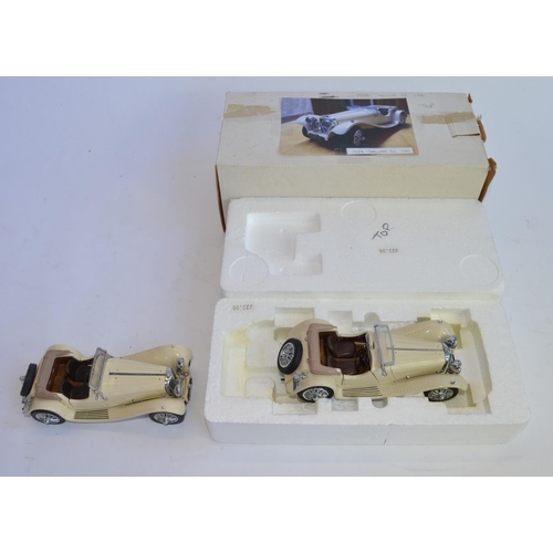 1166 - 2 Franklin Mint 1/24 die-cast 1938 Jaguar SS100 models, one boxed (box fair with photo of model atta... 