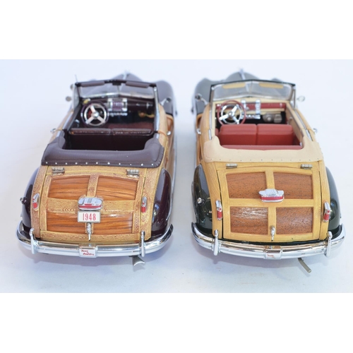 1170 - 2 1/24 die-cast Franklin Mint 1948 Chrysler Town And Country Cabriolet models, one with box. Conditi... 