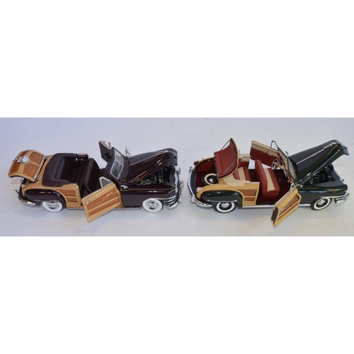 1170 - 2 1/24 die-cast Franklin Mint 1948 Chrysler Town And Country Cabriolet models, one with box. Conditi... 