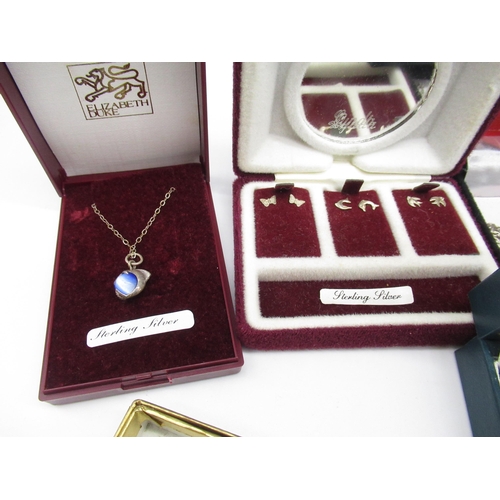 1096 - Collection of Sterling silvery jewellery including Whitby jet pendant necklace and earring set, a cl... 