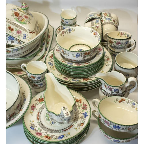 1183 - Comprehensive collection of Spode Chinese Rose pattern tableware incl. 6 soup dishes, 6 soup bowls, ... 