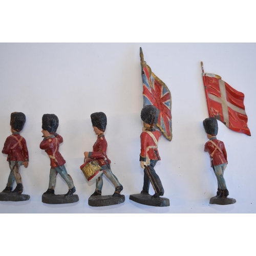 2135 - The Grange Goathland - Collection of 22 Elastolin vintage toy soldier figures including 16 Guardsmen... 