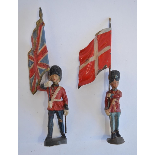 2135 - The Grange Goathland - Collection of 22 Elastolin vintage toy soldier figures including 16 Guardsmen... 