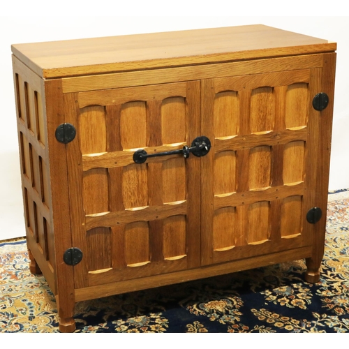 1430 - Brian Haw (former Mouseman carver) Yorkshire Oak - Two door side cabinet with panelled detail and wr... 