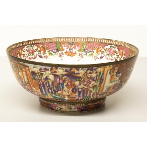 2030 - The Grange Goathland - Samson Chinese export style circular bowl, enamelled in famille rose style wi... 